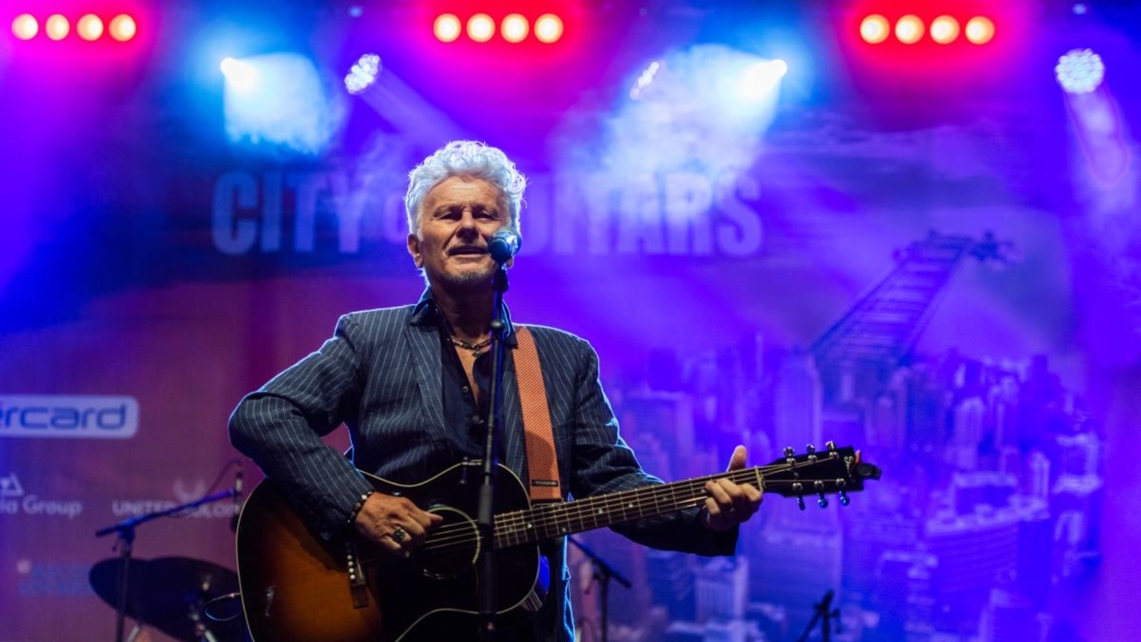 Ron incanta Piazza Grande